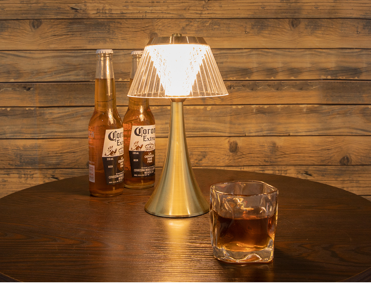 HHJ08 2022 New Arrivals Anti Rust And Oxidation Usb Cable Type-C Surface Of Wire Drawing Led Crystal Table Lamp For Living Room