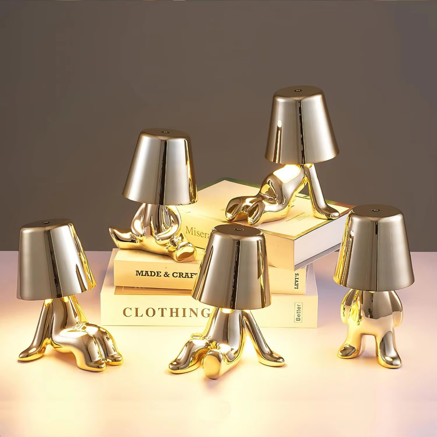 HHN-1896 Oscar statuette night light