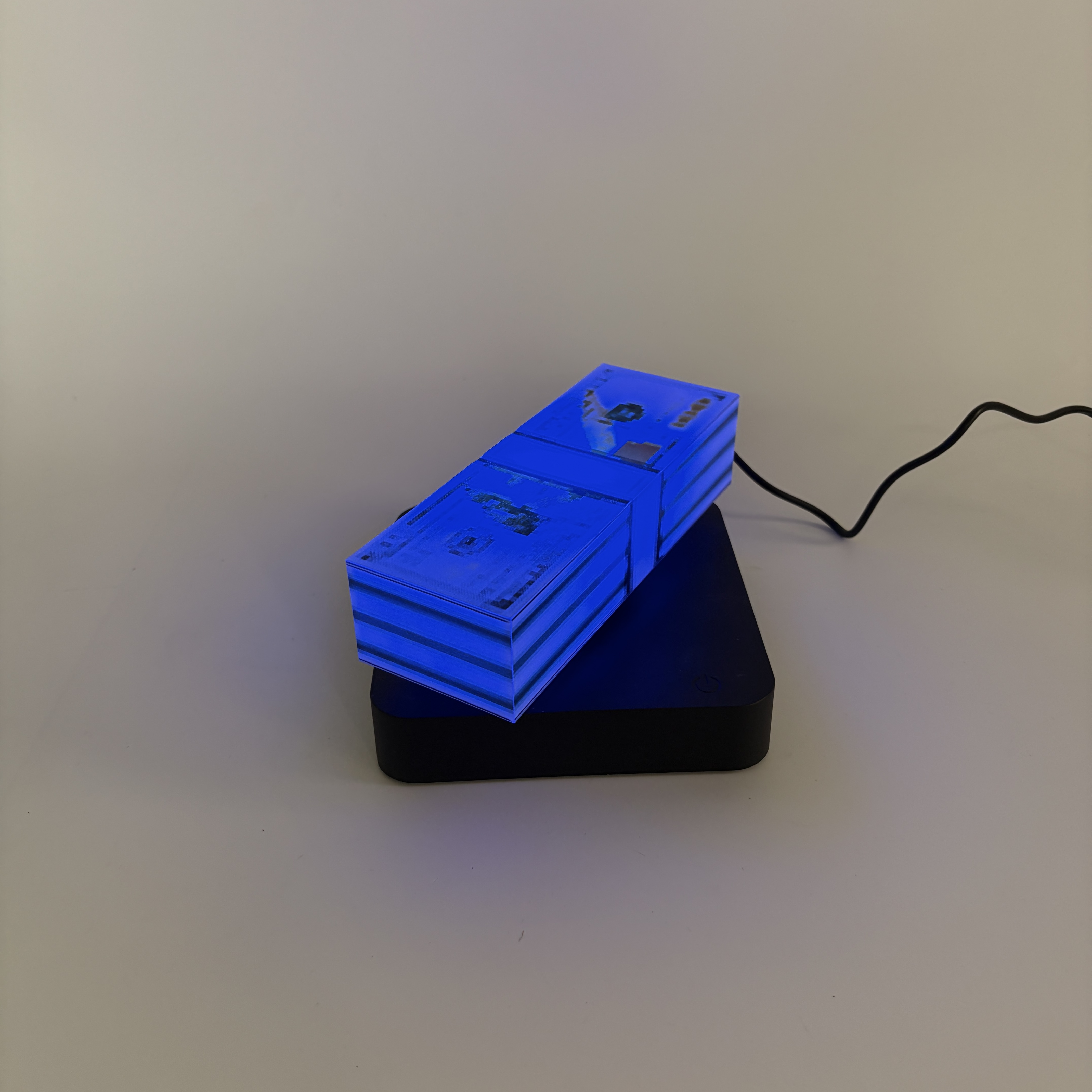 HHS018  Levitating Floating Money Lamp